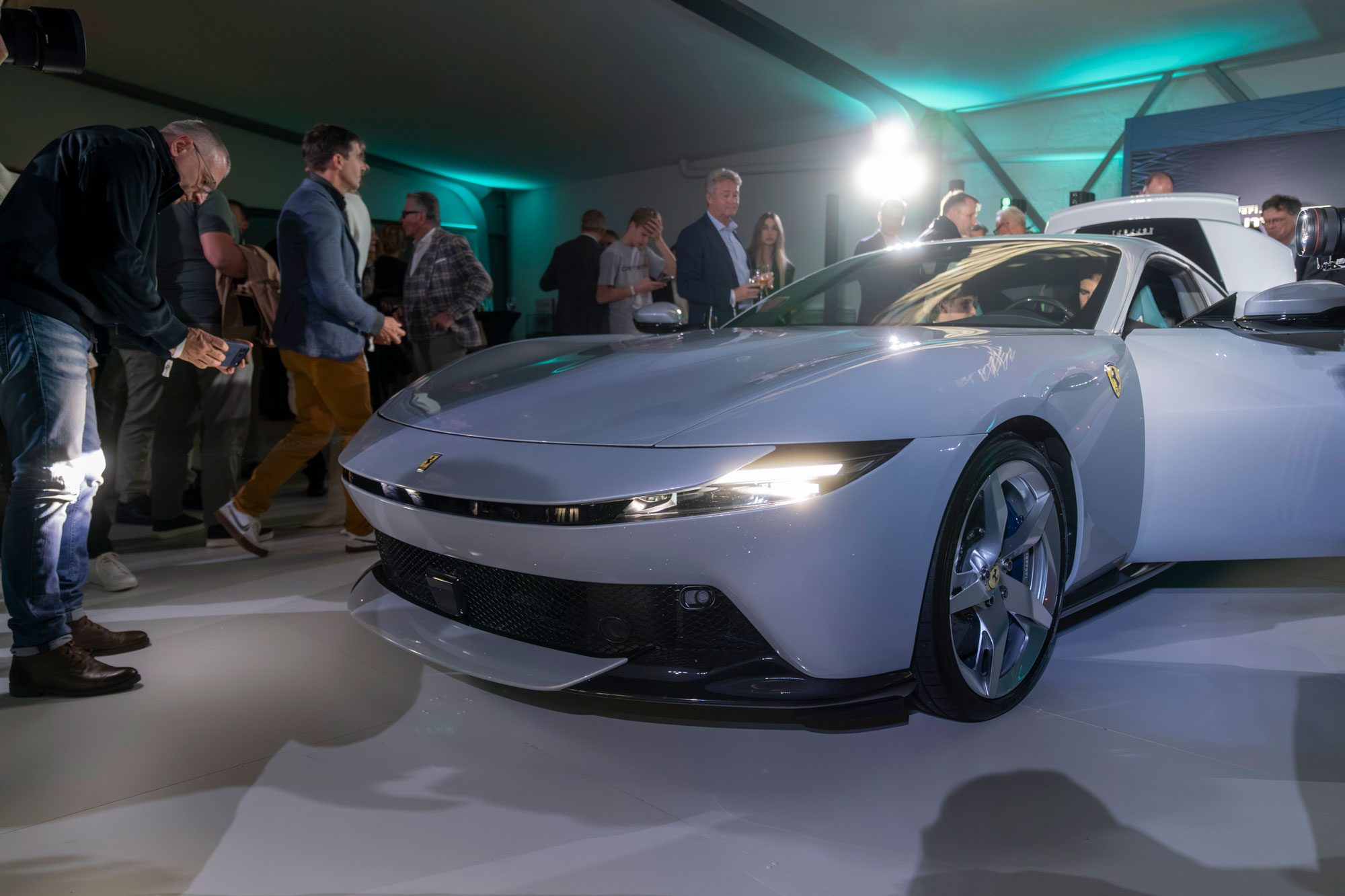 Niki Hasler x Ferrari Amalfi – Bild 3